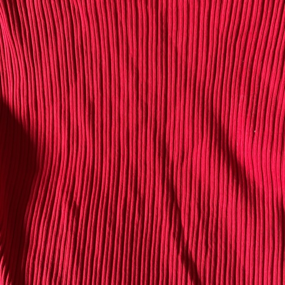 GAP Red Tank Top Size Medium - Picture 2 of 5